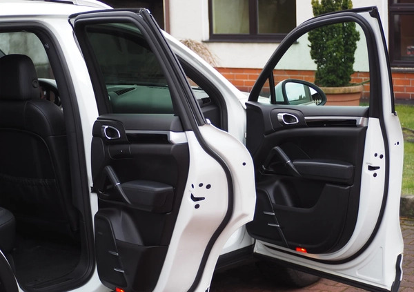 Porsche Cayenne cena 119000 przebieg: 205000, rok produkcji 2014 z Poręba małe 562